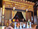 [Cliquez pour agrandir : 145 Kio] Shanghai - Le temple de Chenghuang : un des autels.