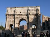 [Cliquez pour agrandir : 99 Kio] Rome - L'arc de Constantin : vue générale.