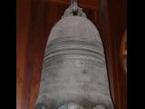 [Cliquez pour agrandir : 71 Kio] Shanghai - Le temple de Jing'An : cloche.