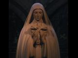 [Cliquez pour agrandir : 58 Kio] Reims - La cathédrale Notre-Dame : la statue de Sainte Thérèse de Lisieux.