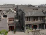[Cliquez pour agrandir : 105 Kio] Xi'an - Bâtiments de la ville intérieure vus des remparts.
