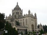 [Cliquez pour agrandir : 77 Kio] Lisieux - La basilique Sainte-Thérèse.