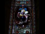 [Cliquez pour agrandir : 112 Kio] Saint-André-de-Cubzac - L'église Saint-André-du-Nom-de-Dieu : vitrail de Sainte Anne.