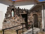 [Cliquez pour agrandir : 111 Kio] Tularosa - Saint Francis de Paula's church: Lourdes cave replica.