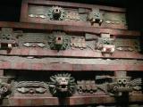 [Cliquez pour agrandir : 150 Kio] Mexico - Le musée national d'anthropologie : objets de Teotihuacan.