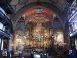 [Cliquez pour agrandir : 114 Kio] Saint-Jean-de-Luz - L'église Saint-Jean-Baptiste : la nef et le chœur.