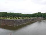 [Cliquez pour agrandir : 69 Kio] Chenonceau - Les jardins de Diane de Poitiers, surélevés par rapport au Cher.