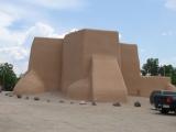 [Cliquez pour agrandir : 53 Kio] Ranchos de Taos - San Francisco de Asís church: back view.