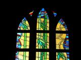 [Cliquez pour agrandir : 74 Kio] Shanghai - La cathédrale Saint-Ignace : vitrail.