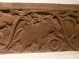 [Cliquez pour agrandir : 122 Kio] Delhi - Le musée national : bas-relief (civilisation Maurya, 4è et 3è s. av. J.-C. ou Slunga, 2è et 1er s. av. J.-C.).