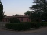 [Cliquez pour agrandir : 71 Kio] Patagonia - Santa Teresa's church: general view.