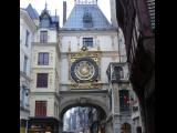 [Cliquez pour agrandir : 104 Kio] Rouen - Le Gros-horloge : la face Ouest.