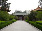 [Cliquez pour agrandir : 101 Kio] Xi'an - La forêt de stèles : la première cour.