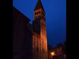 [Cliquez pour agrandir : 46 Kio] Tournus - L'abbaye Saint-Philibert, de nuit.