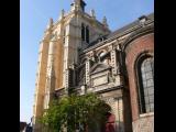 [Cliquez pour agrandir : 109 Kio] Douai - La collégiale Saint-Pierre : le clocher et la porte latérale.