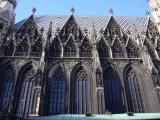 [Cliquez pour agrandir : 140 Kio] Autriche : Vienne - La cathédrale Saint-Étienne : vue de côté.