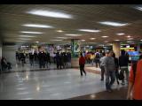 [Cliquez pour agrandir : 88 Kio] Shanghai - Le métro : intérieur d'une station.