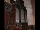 [Cliquez pour agrandir : 93 Kio] Toulouse - La basilique Saint-Sernin : l'orgue des stalles.
