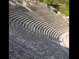 [Cliquez pour agrandir : 148 Kio] Lyon - Théâtre antique à Fourvière.