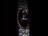 [Cliquez pour agrandir : 53 Kio] Arbonne - L'église Saint-Laurent : vitrail du chœur.