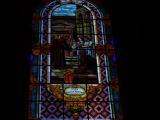 [Cliquez pour agrandir : 83 Kio] Rio de Janeiro - L'église Saint-Antoine-des-Pauvres : vitrail représentant la vie de Saint Antoine.