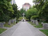 [Cliquez pour agrandir : 122 Kio] Shanghai - Le parc Guangqi : allée vers la tombe de Xu Guangqi.