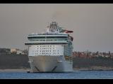 [Cliquez pour agrandir : 76 Kio] Cabo San Lucas - Le navire de croisière Mariner of the Seas.