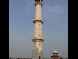 [Cliquez pour agrandir : 65 Kio] Agra - Le Taj Mahal : un des minarets.