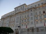 [Cliquez pour agrandir : 87 Kio] Rio de Janeiro - La plage de Copacabana : le Copacabana Palace.