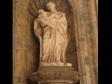 [Cliquez pour agrandir : 89 Kio] Azpeitia - La basilique Saint-Ignace : l'extérieur : statue.